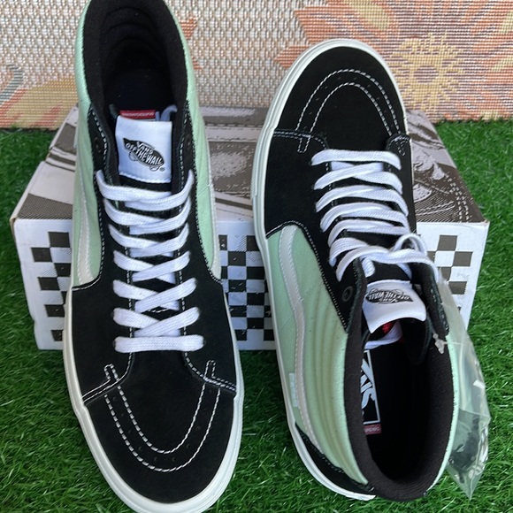 Vans Men’s Skate Sk8-Hi
Mint
VN0A5FCCM2T Sneakers - Picture 13 of 16